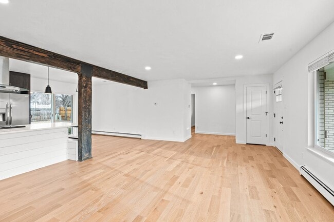 Building Photo - 1440 Northwestern Rd