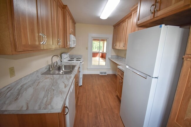 Building Photo - MT440