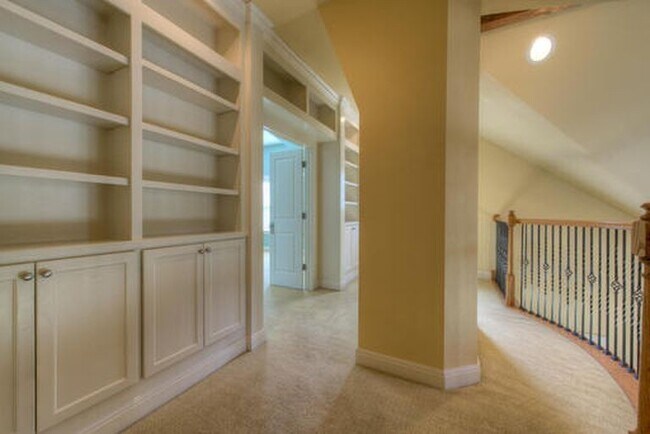 Building Photo - 4527 Avenue B