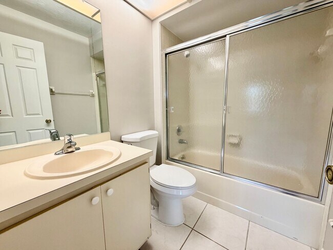 Building Photo - 13076 Cross Creek Ct