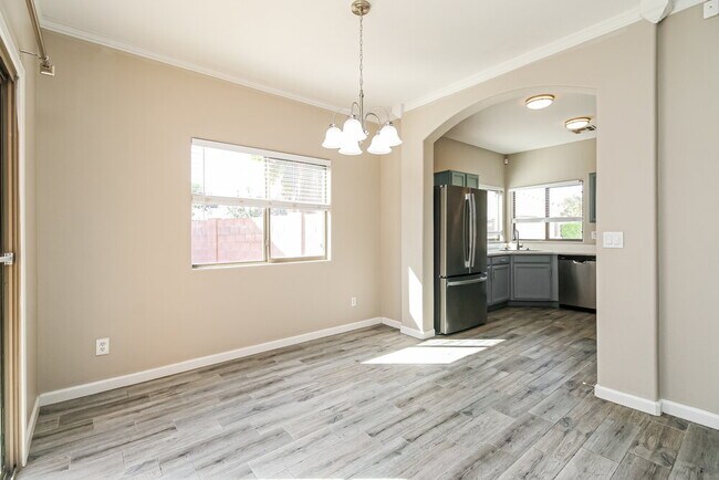 Building Photo - 261 N Valle Verde