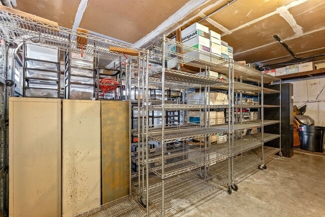 Building Photo - Cozy 2BR/2BA Duplex | Fireplace, Patio