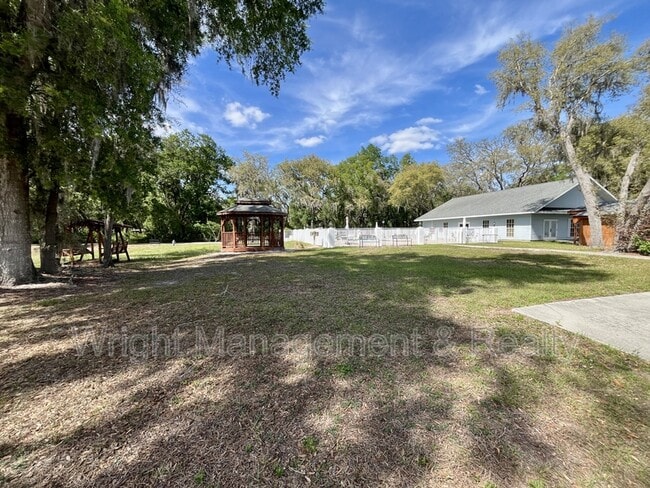 Building Photo - 38055 Woodgate Ln