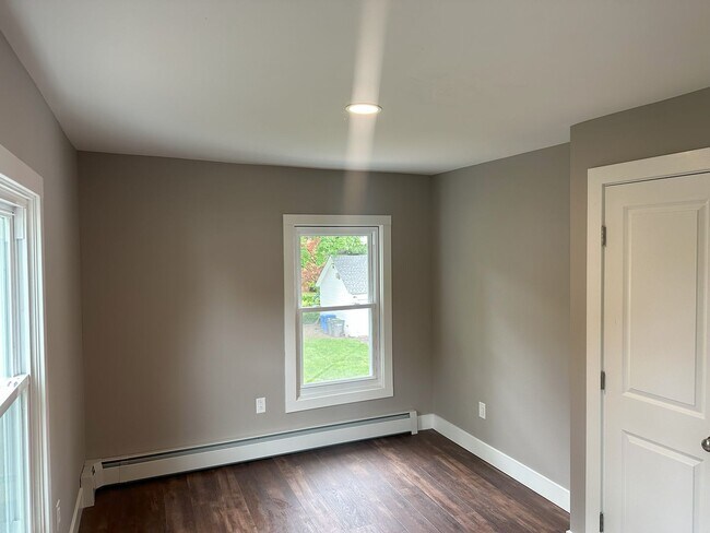Building Photo - 32-34 Spruce Street