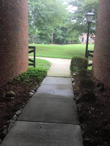 path to front - 8010 Westover Dr