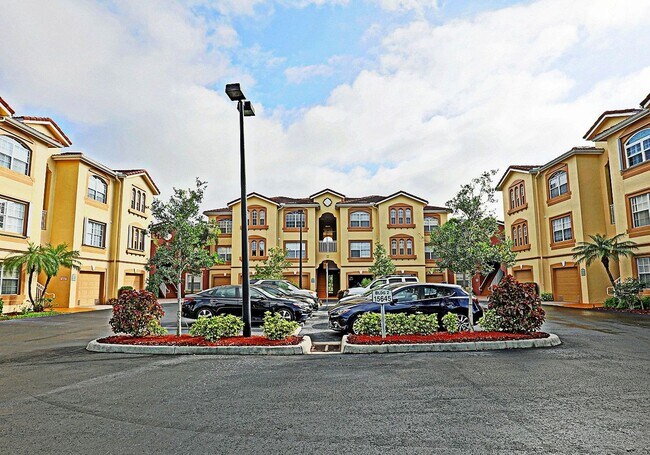 Primary Photo - The Gardens at Beachwalk 15645-116