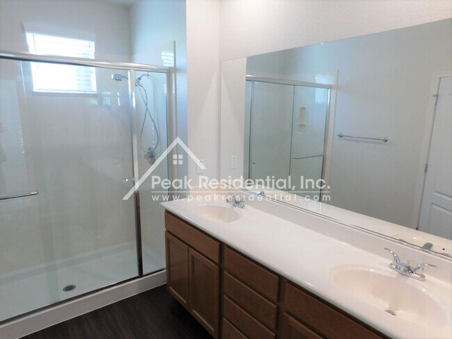 Building Photo - Beautiful Newer Roseville 3bd/2.5ba Home i...