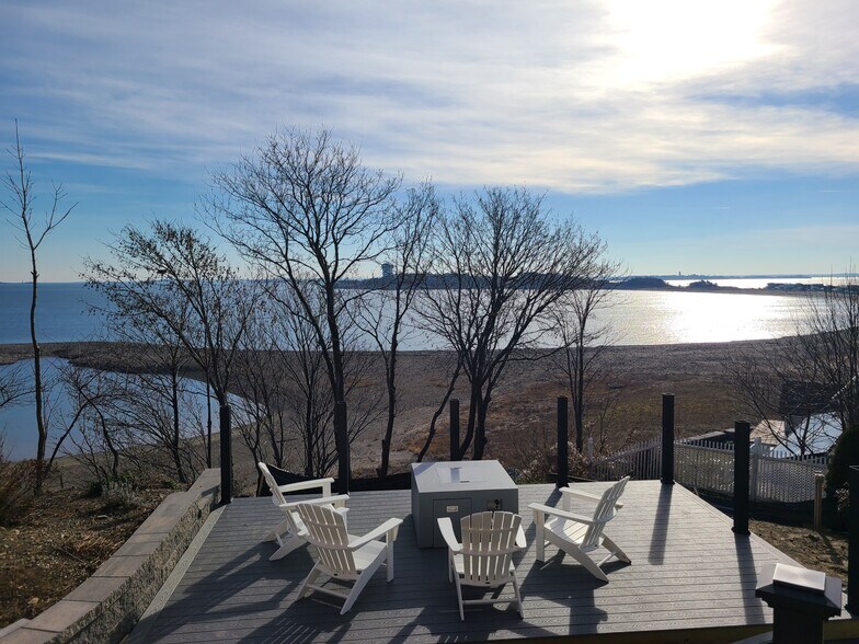 Building Photo - 77 Harbor View Ave