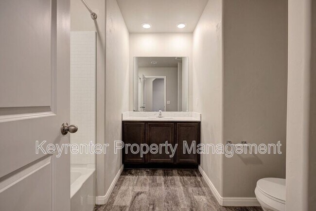 Building Photo - 1612 Maroon Dr