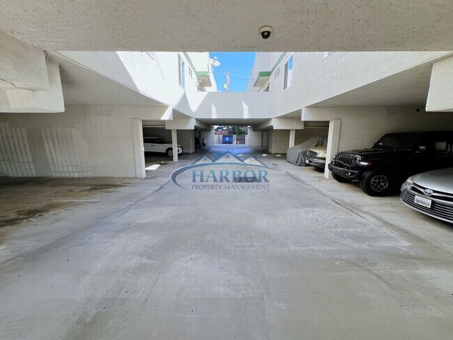 Building Photo - 4567 W 159th St