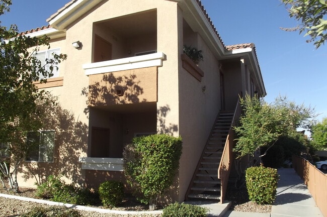 Building Photo - 1050 E Cactus Ave