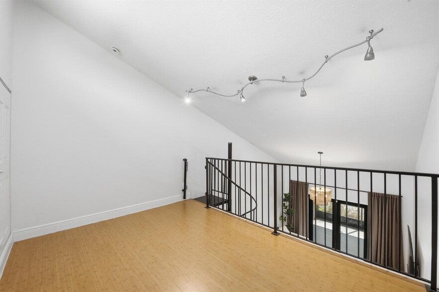 Building Photo - 2075 SW 82nd Ave