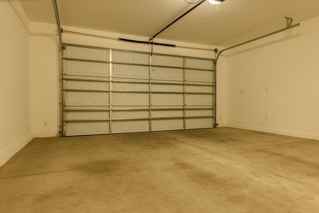 Building Photo - 9701 E Spiral Ave