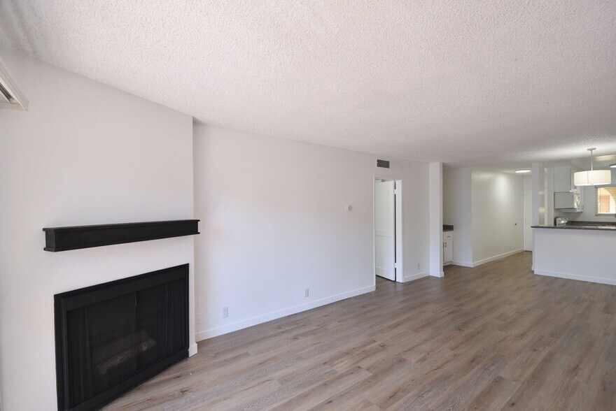 Building Photo - 12245 Chandler Blvd