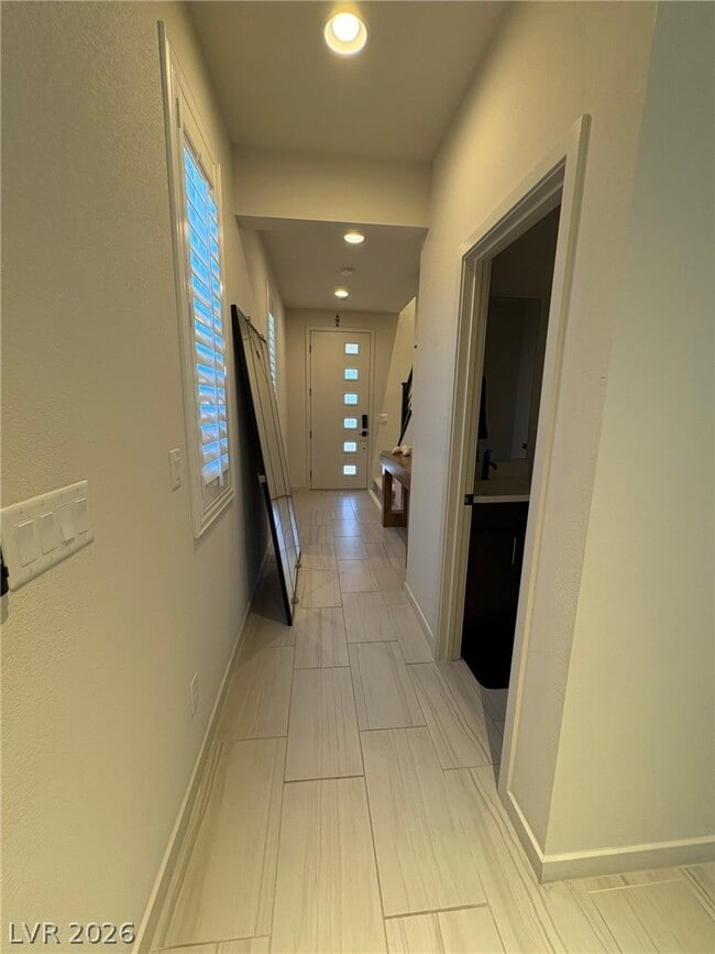 Building Photo - 9702 Sapphire Rim Ave