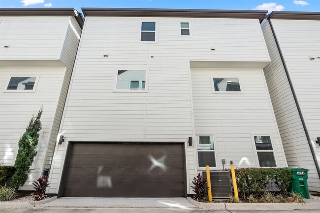 Building Photo - 1214 Upton St