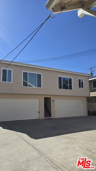 Building Photo - 1409 12th Ave