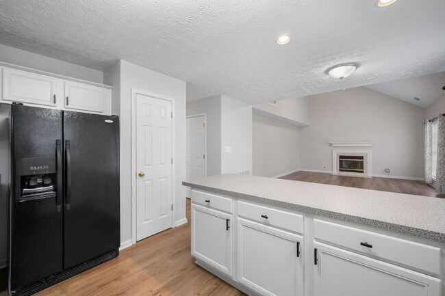 Building Photo - Beautifully Renovated Home in Worthington Place