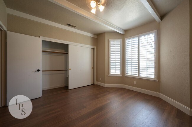 Building Photo - Move in by September 1st and get the rest of August FREE! North Fresno Villa San Marcos Apt, 2BR/...