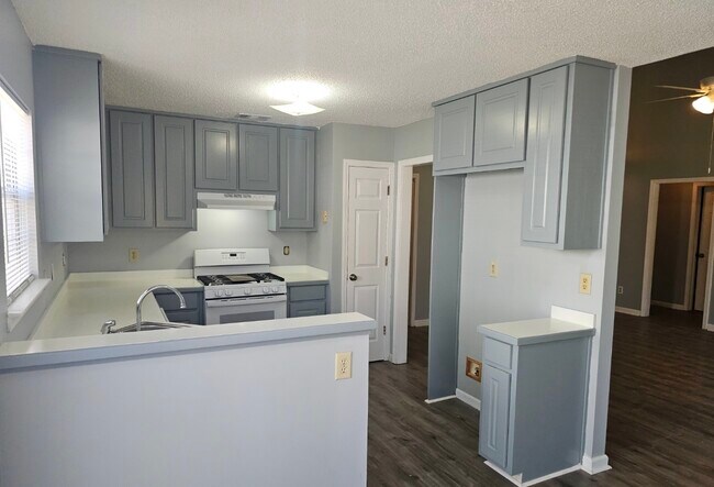 Building Photo - 6633 Biscayne