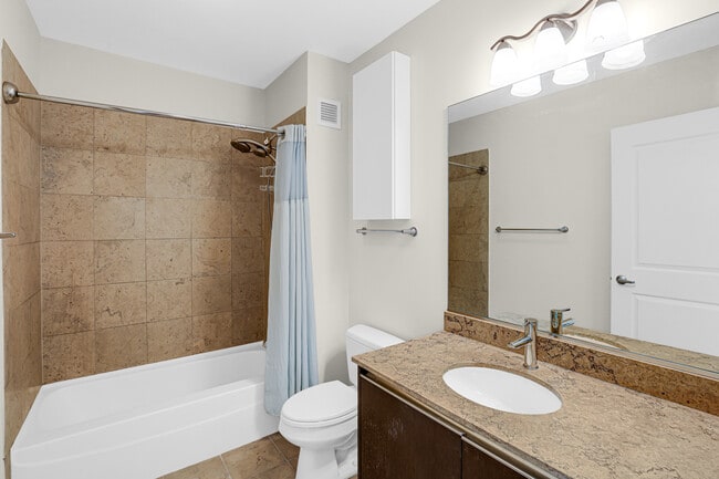 Building Photo - 225 N Columbus Dr