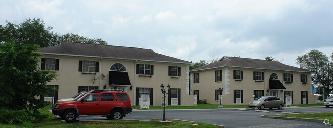Primary Image - 3909-3913 SE 15th Pl