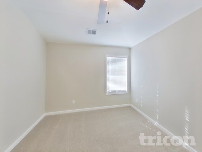 Building Photo - 26 Hillshire Dr