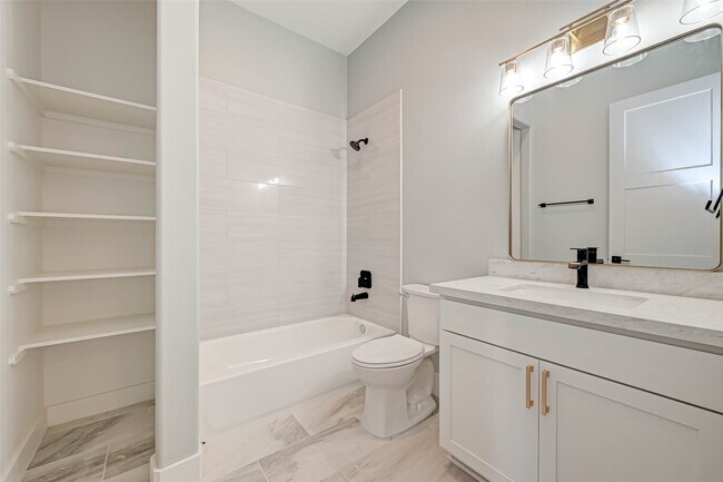 Building Photo - 3503 Anita St