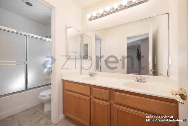 Building Photo - 740 Kirkwall Dr