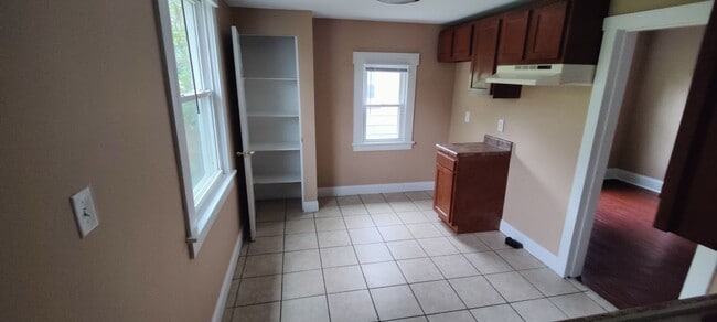Building Photo - 209 N Grimes St