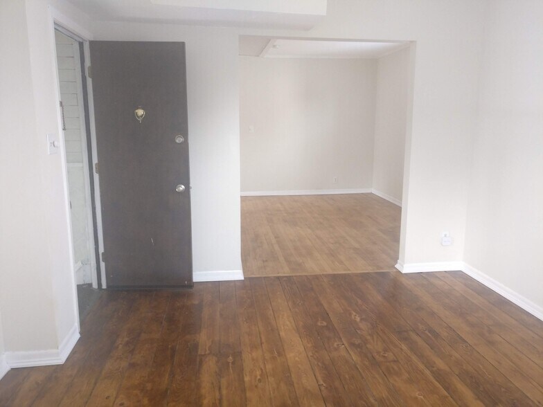 Building Photo - 211 17th Avenue Northeast