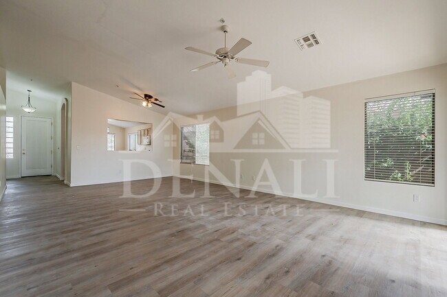 Building Photo - 15728 N 104th St