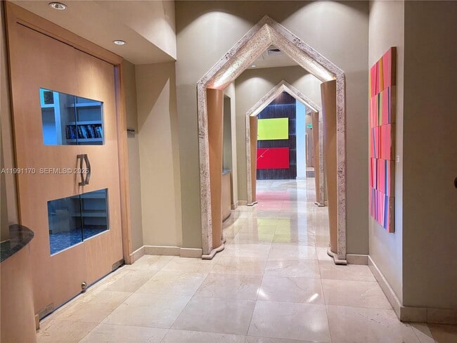 Building Photo - 400 South Pointe Dr