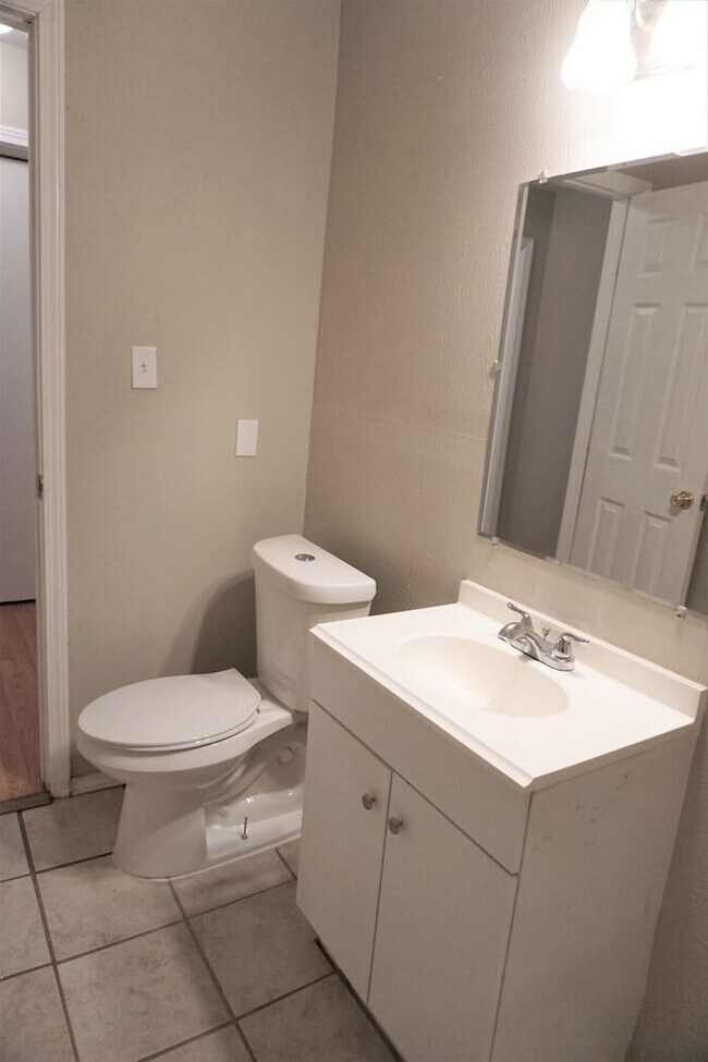 Building Photo - 3 Bed 2 Bath 1 Car Garage -The Village NW OKC