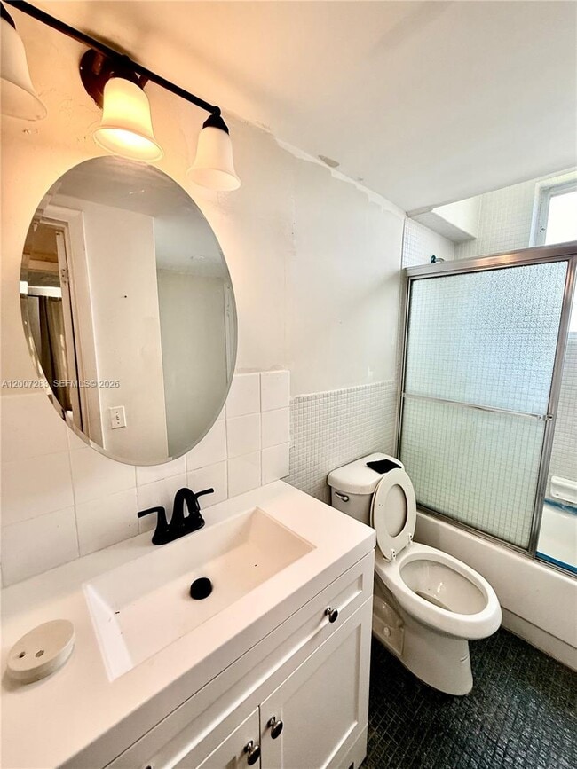 Building Photo - 1591 NE Miami Gardens Dr