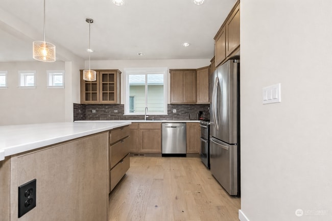 Building Photo - 641 Maggee St SE