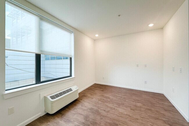 Building Photo - 253 Academy St