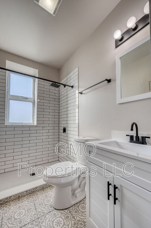 Building Photo - 1427 S Kedzie Ave