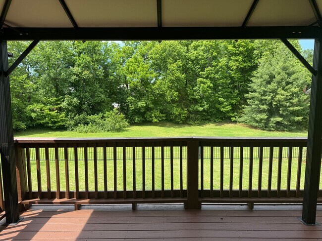 Building Photo - Brentwood 4BR Home
