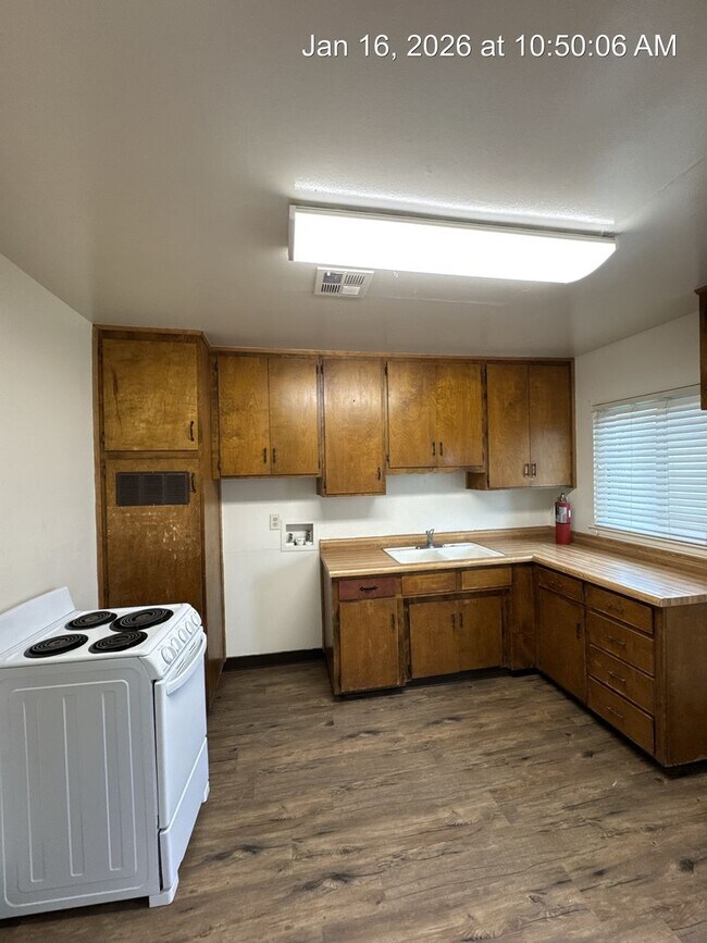 Building Photo - 2669