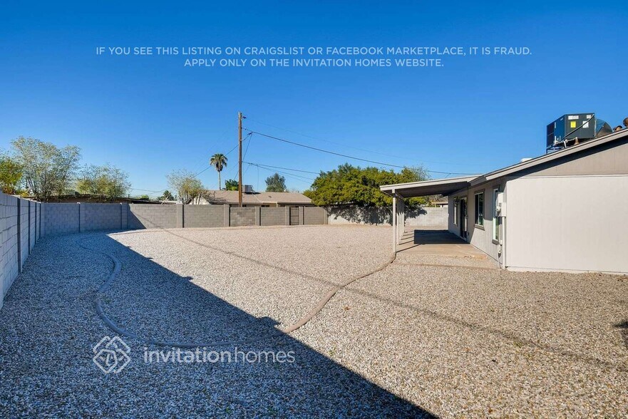 Building Photo - 1213 E El Parque Dr