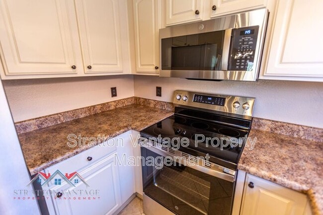 Building Photo - 10015 E Mountain View Rd