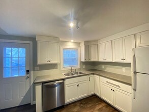 Building Photo - 33 Green St