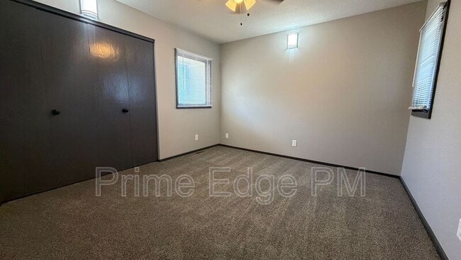 Building Photo - 1741 Ridgehaven Ct