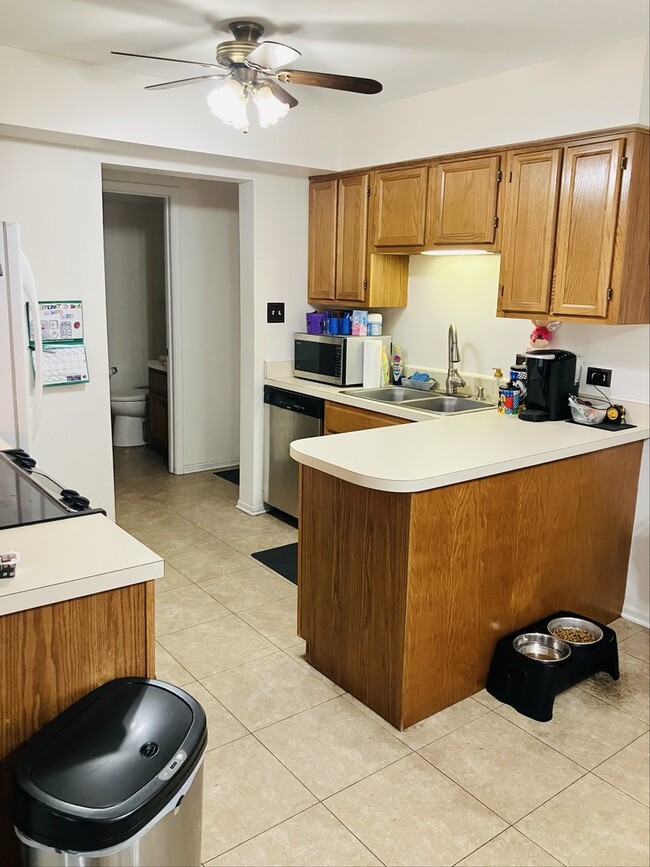 Building Photo - 3524 Willowview Ct