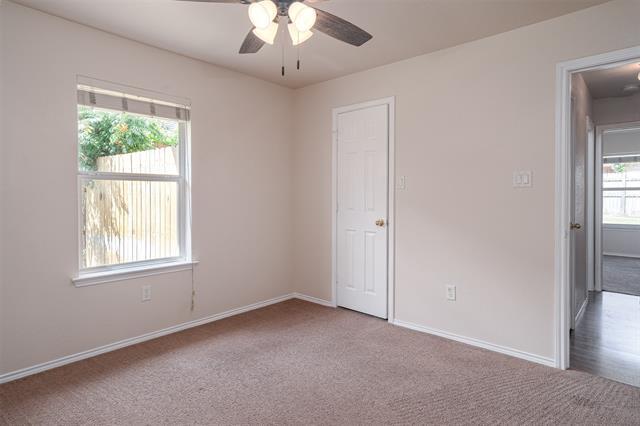 Building Photo - 302 Howard Way Dr