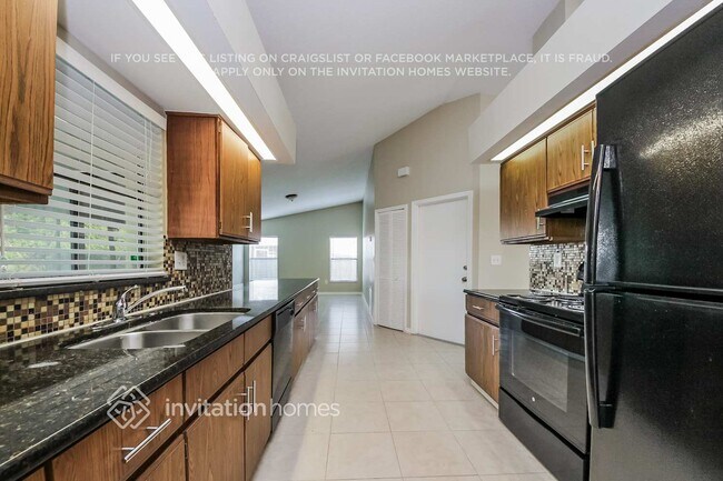 Building Photo - 138 Barrington Dr