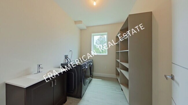 Building Photo - 5468 Cimmeron Ct