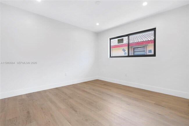 Building Photo - 8951 Byron Ave