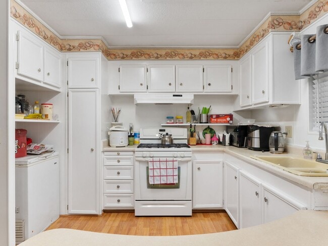 Building Photo - Cozy 3 bedrooms, 2 bathrooms, cover patio and carport available in San Marcos